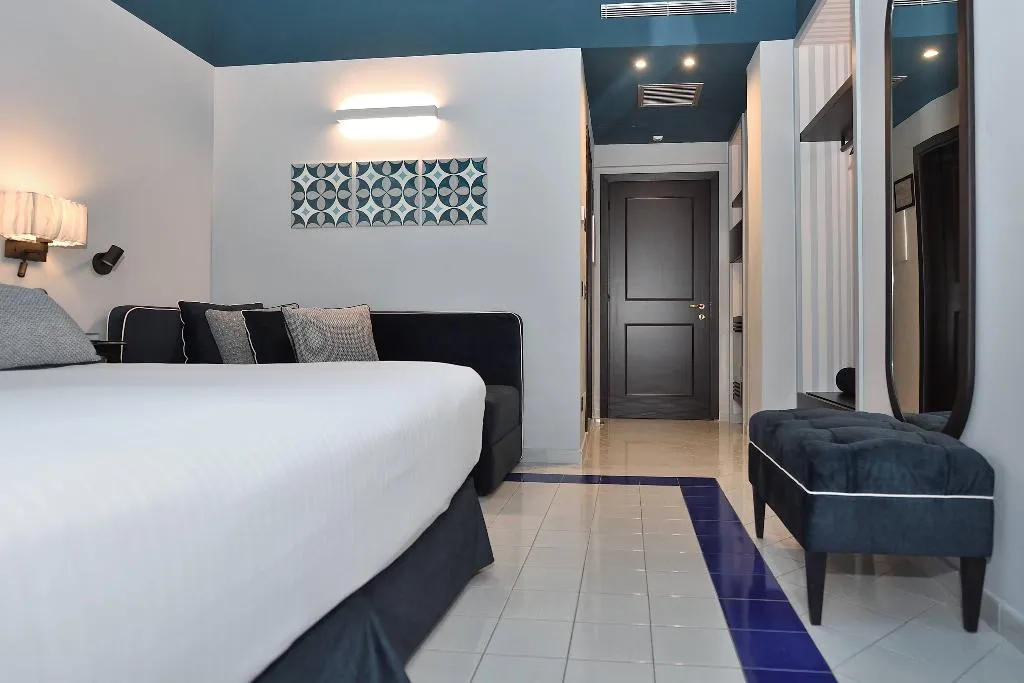 Double or Twin DELUXE Room, Hotel Royal Positano, Naples