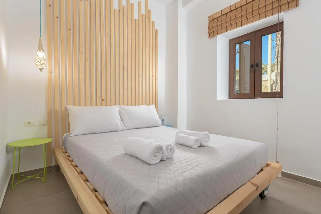HOME FIVE BEDROOMS Room, Alley7, Rhodes