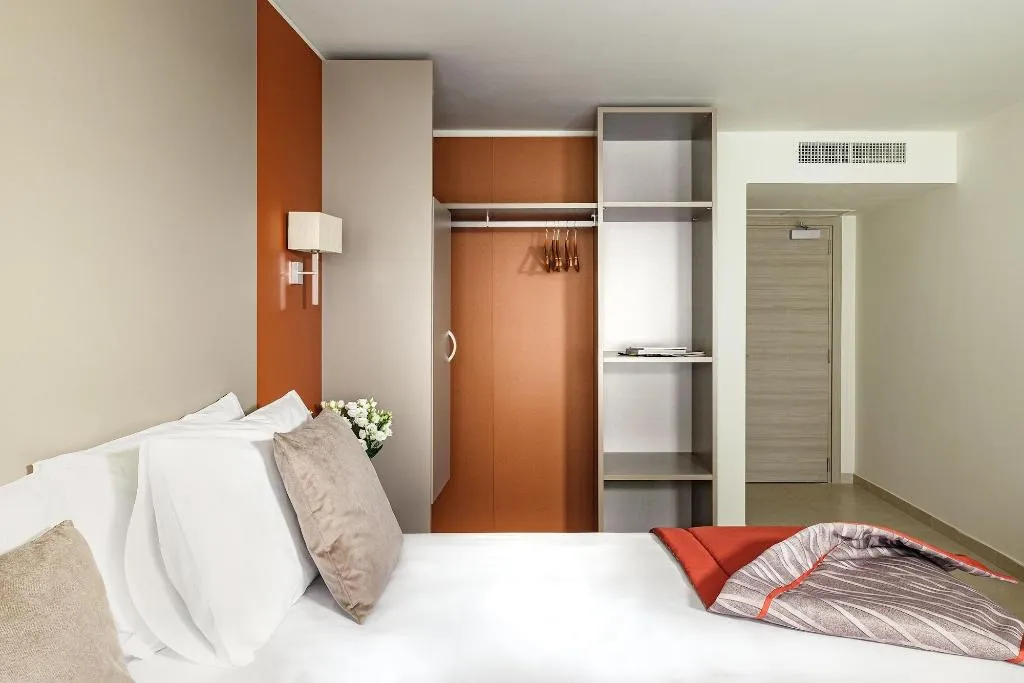 Room, Mayflower Hotel, Malta