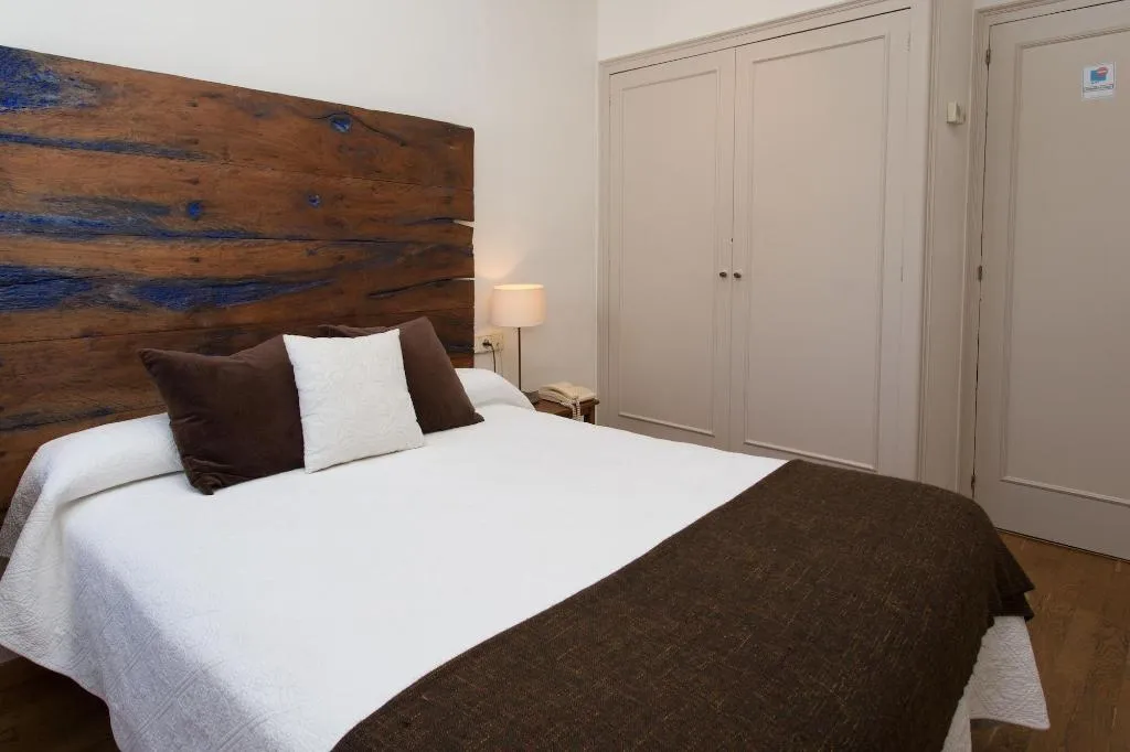Room, Hostal De La Plaça, Barcelona