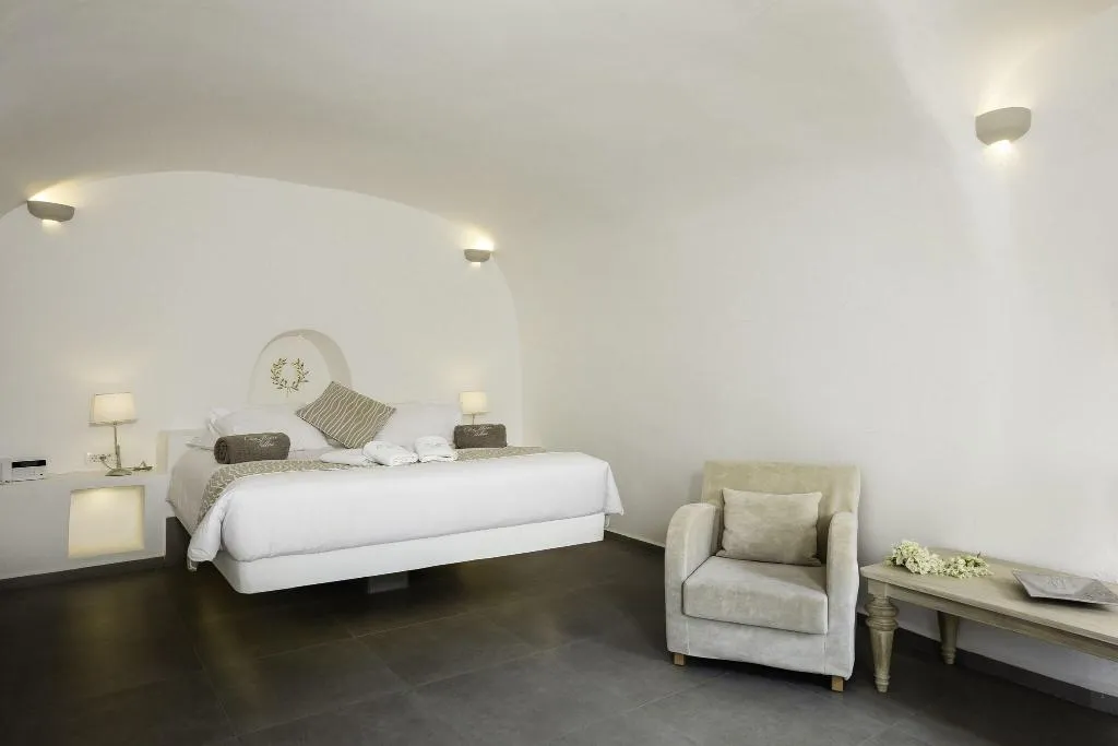 CAVE SUPERIOR Room, Oia Mare Villas, Santorini