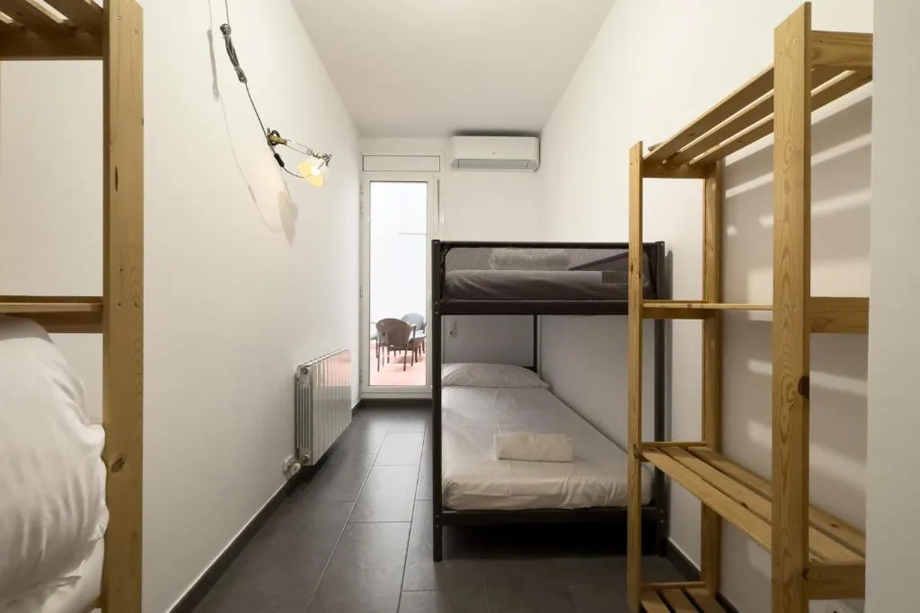 APARTMENT TWO BEDROOMS Room, Ainb Barcelona Sants Apartments, Barcelona