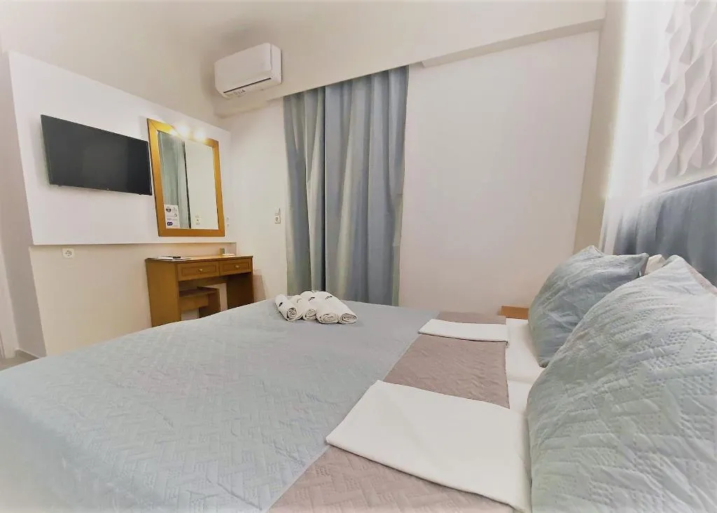 FAMILY ROOM TWO BEDROOMS ONE BATHROOM Room, Castro Hotel, Crete