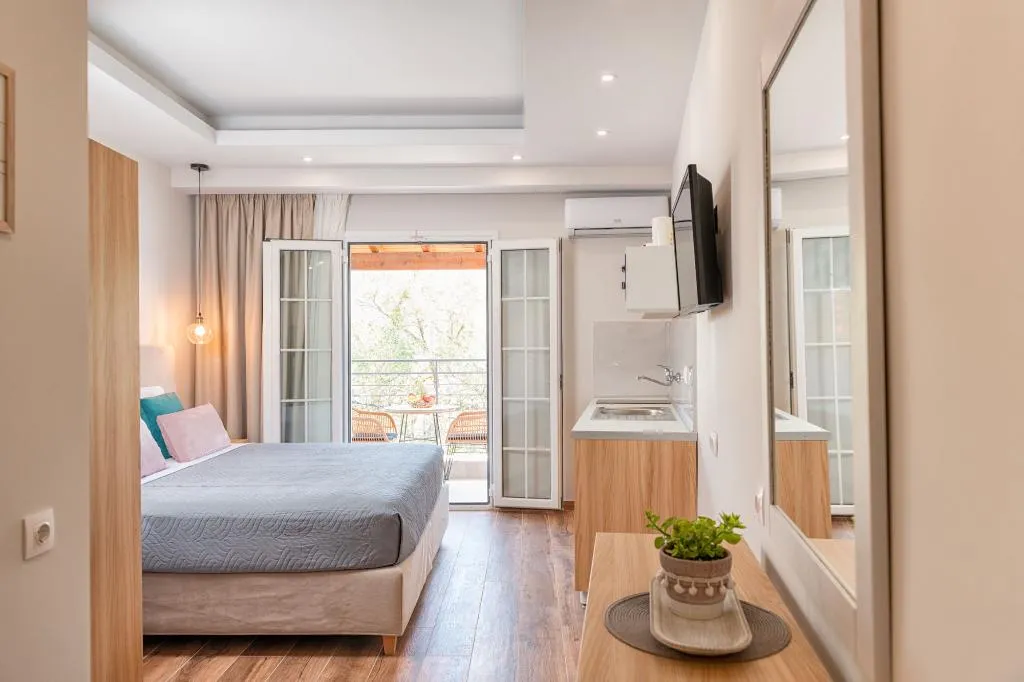 Double or Twin SUPERIOR KING BED Room, Korina Apart Hotel, Corfu