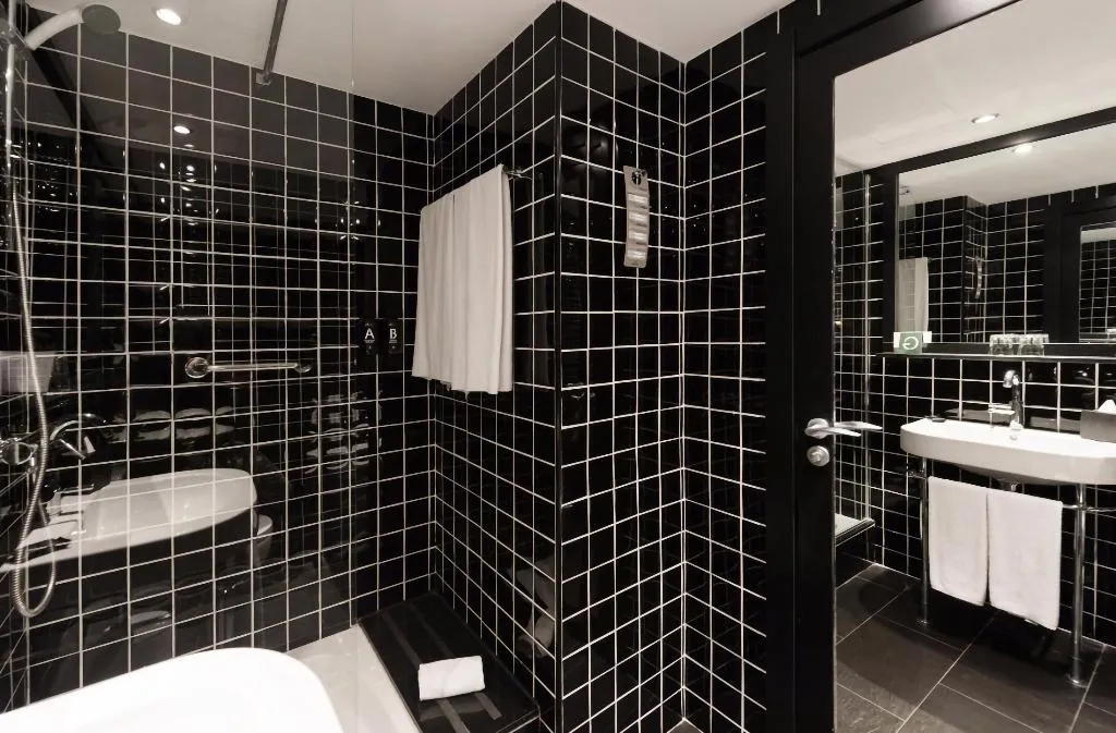 TRIPLE STANDARD Room, Paral.lel, Barcelona