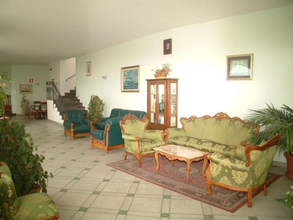 Lobby, La Ginestra, Naples