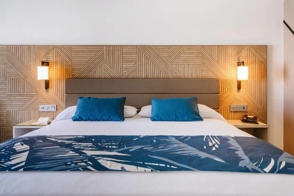 DOUBLE OCEAN FRONT Room, Riu Latino - Adults Only - All Inclusive, Cancun Area