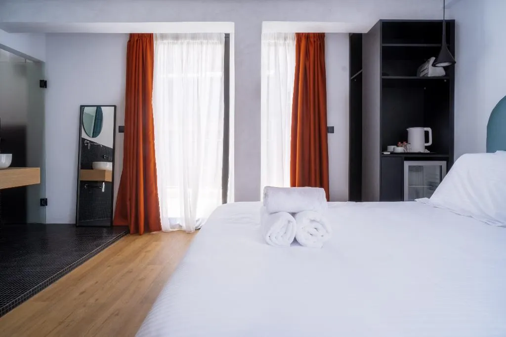 DOUBLE WITH BALCONY WITH VIEWS Room, Parea, Athens