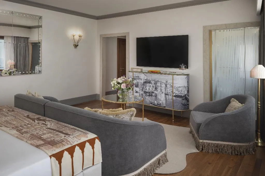 JUNIOR SUITE LAGOON VIEW Room, Hotel Gabrielli Venezia - Starhotels Collezione, Venice