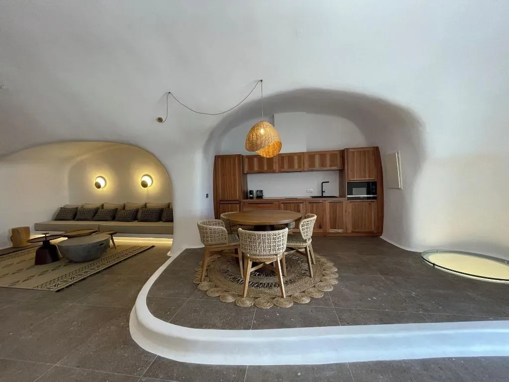 Room, Victoria Caves, Santorini