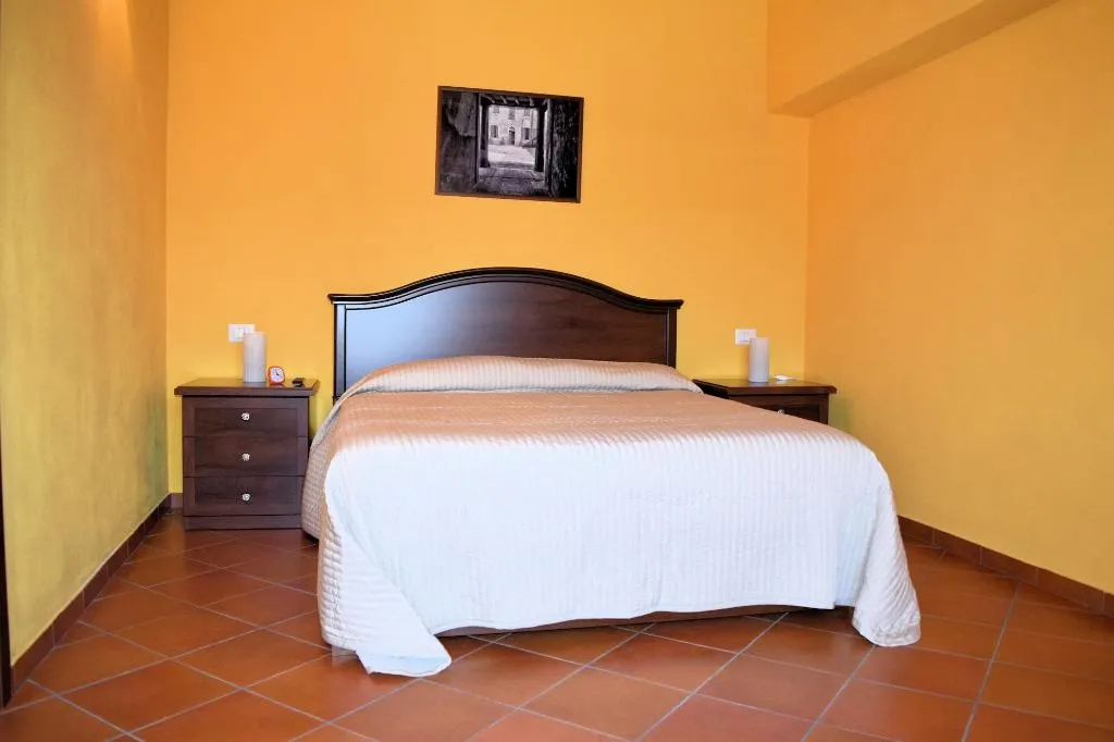 Room, Corte Certosina, Milan