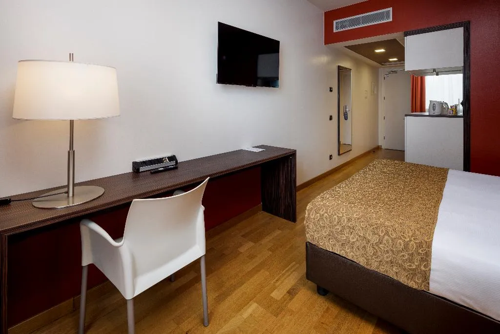 DOUBLE KING SIZE BED Room, Best Western Falck Village Hotel, Milan