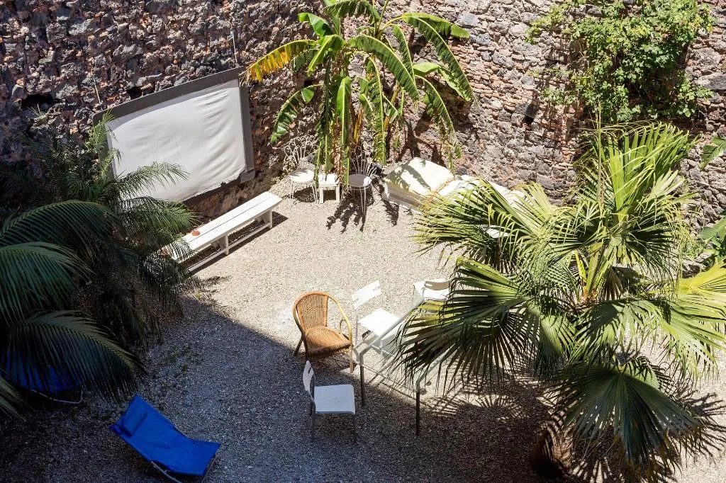 Sports and Entertainment, Alcalà Living B&B, Catania