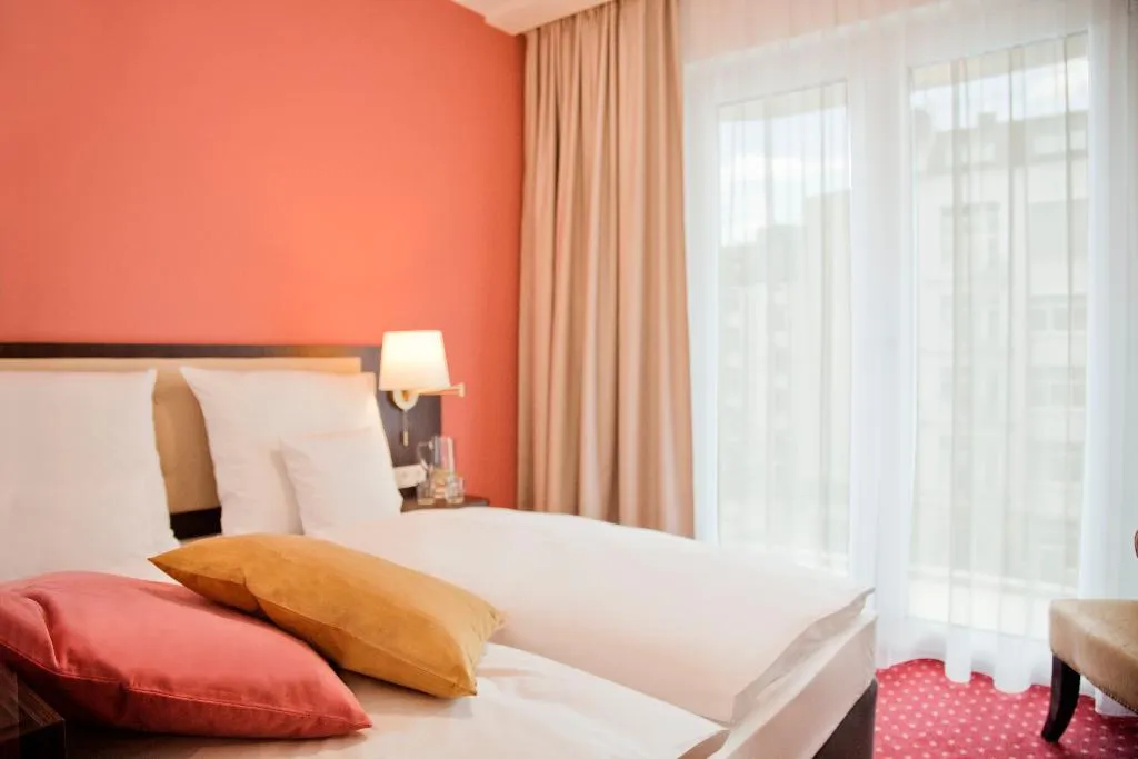 DOUBLE CLASSIC WITH BALCONY Room, Gold Palais Hotel, Berlin
