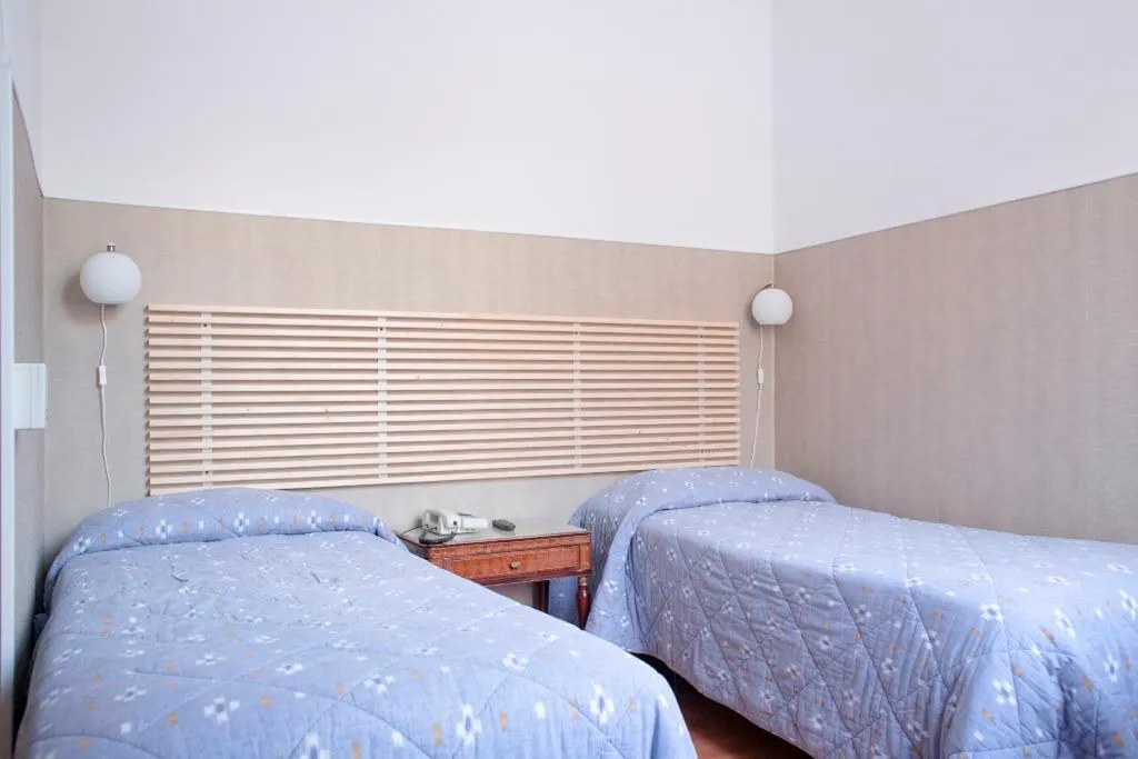TWIN WITH SHARED BATHROOM Room, Loggia Fiorentina, Florence