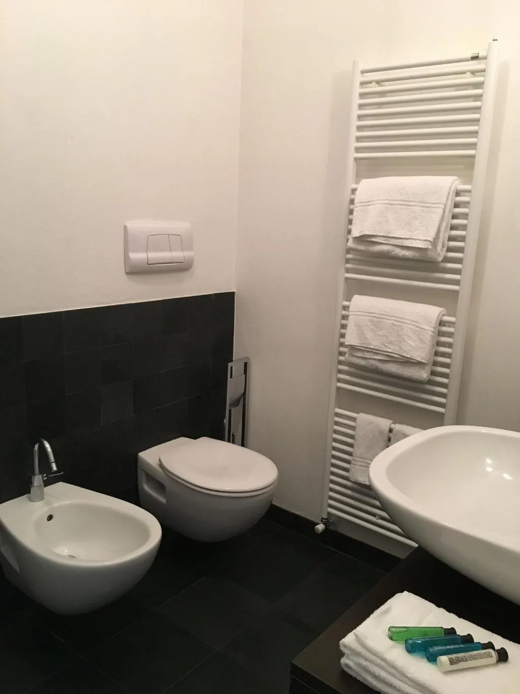 Room, Isola Apartments Milan, Milan