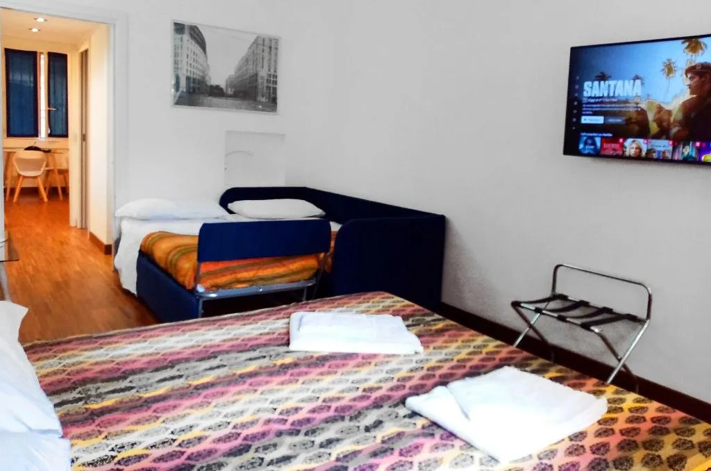 Room, Room Inn, Milan