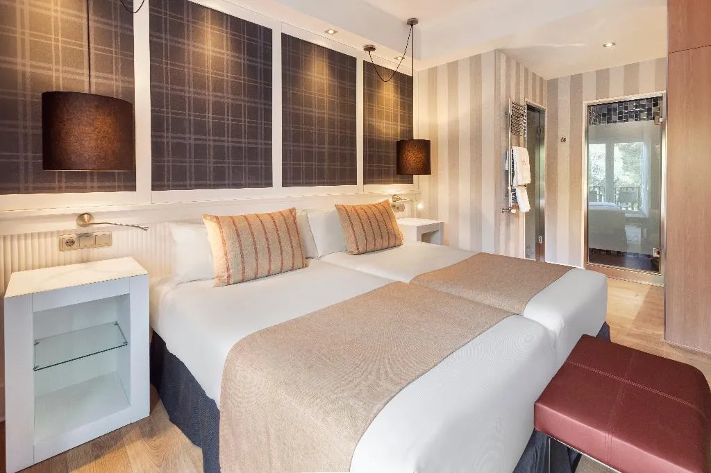 Double or Twin WITH TERRACE Room, Catalonia Reina Victoria Hotel, Costa Del Sol