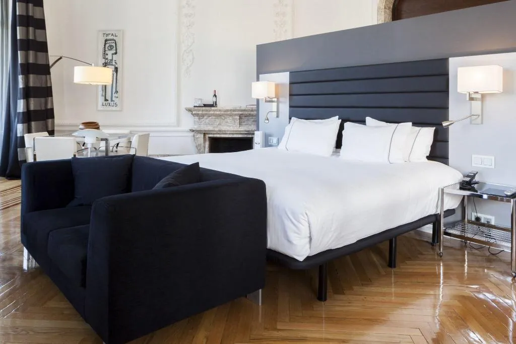 Room, AC Hotel Palacio del Retiro Autograph Collection, Madrid