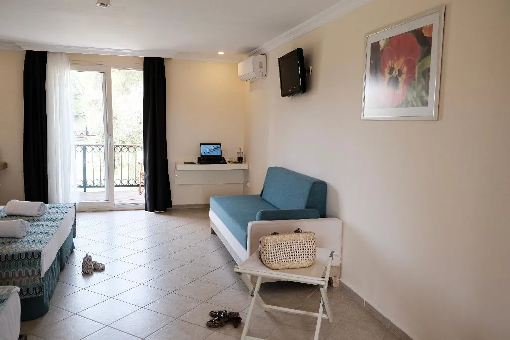 TRIPLE SUPERIOR ONE BEDROOM Room, Club Resort Atlantis Izmir/Sigacik, Izmir
