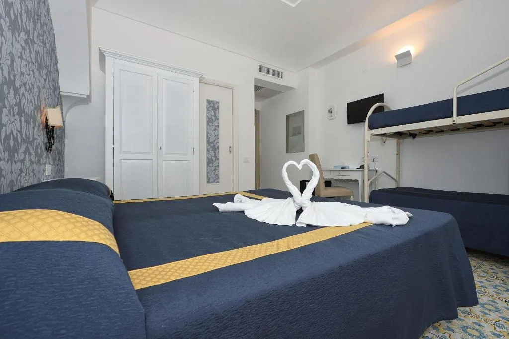 Room, Hotel Settebello, Naples