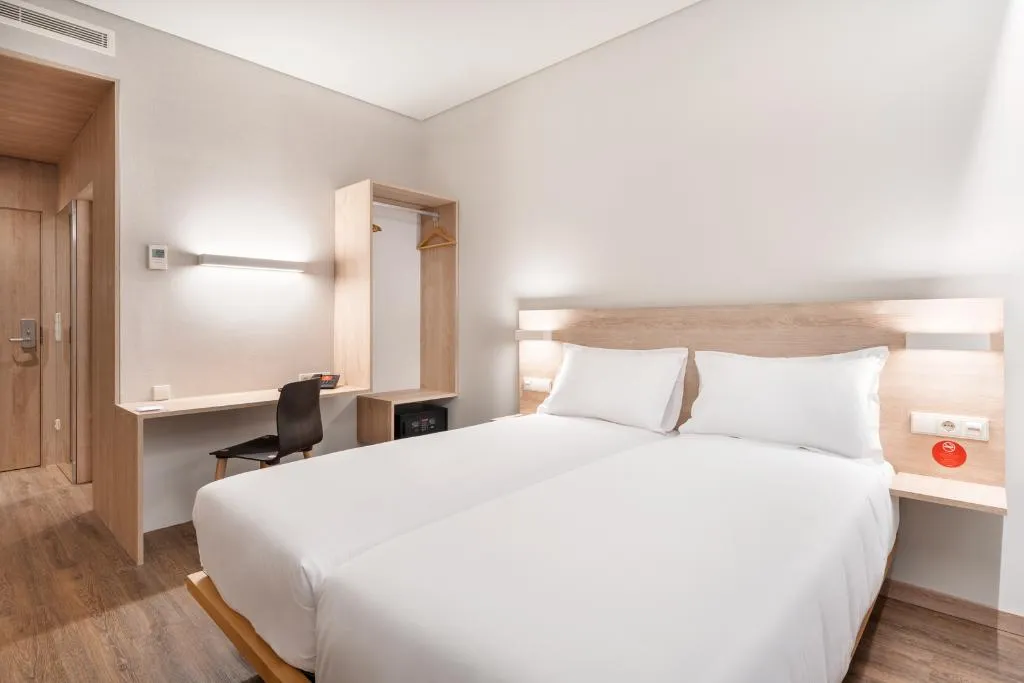 TWIN STANDARD Room, Moov Hotel Oeiras, Lisbon
