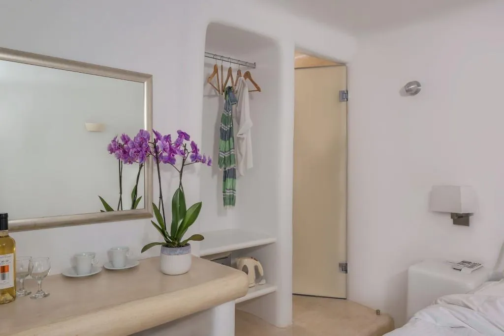 DOUBLE STANDARD Room, Iliovasilema Hotel & Suites, Santorini