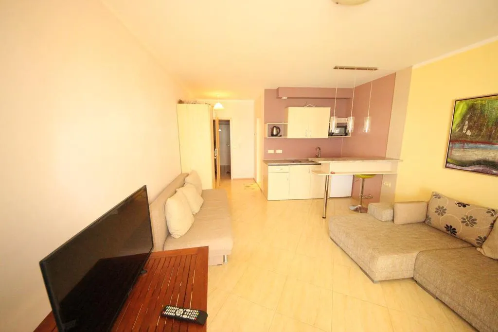 STUDIO DELUXE POOL VIEW Room, Menada Grand Resort Apartments, Bourgas