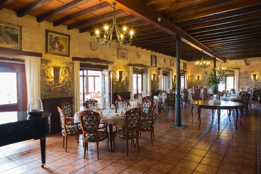 Restaurant, Eco Hotel Rural & Spa Monnaber Nou, Majorca