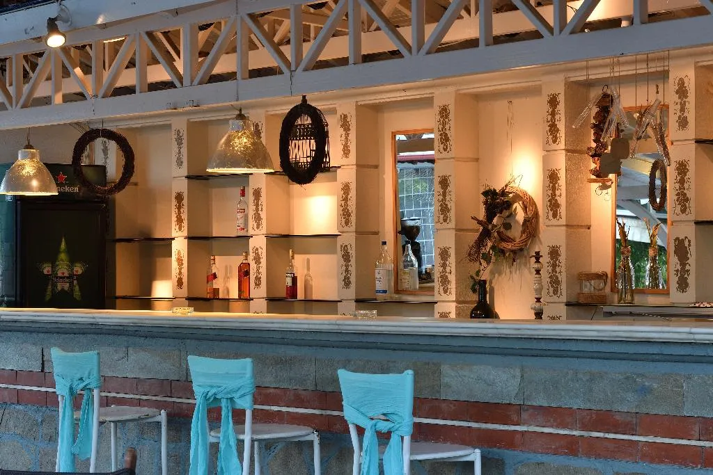 Bar, Four Seasons (SKG), Halkidiki