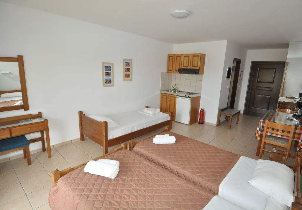 STUDIO CAPACITY 3 Room, Pennystella Apartments, Crete