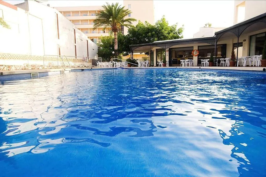 Sports and Entertainment, Torre Maria Luisa, Menorca