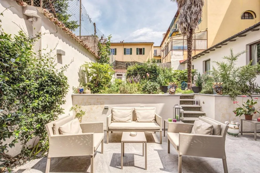 Terrace, Boston, Florence