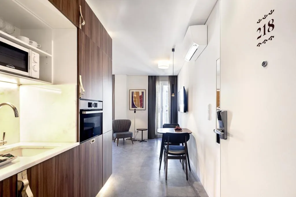 STUDIO SUPERIOR Room, Lisbon Serviced Apartments - Avenida, Lisbon
