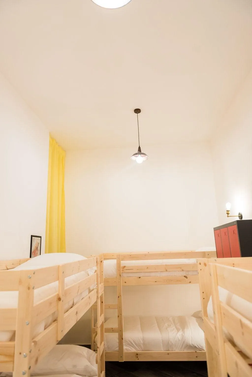 Room, Palazzo San Vincenzo, Naples