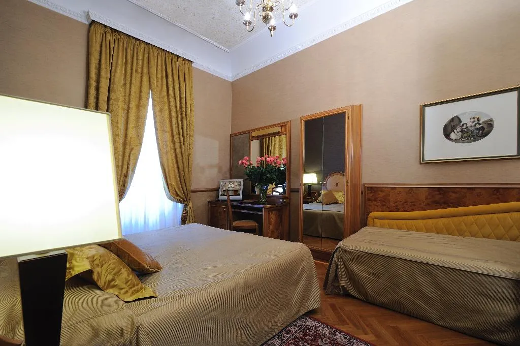 TRIPLE STANDARD Room, Farnese, Rome