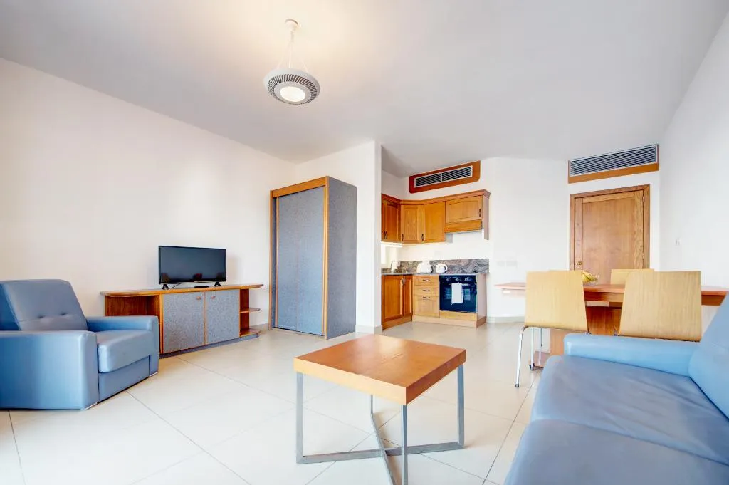 APARTMENT SEA VIEW ONE BEDROOM Room, AX Sunny Coast, Malta