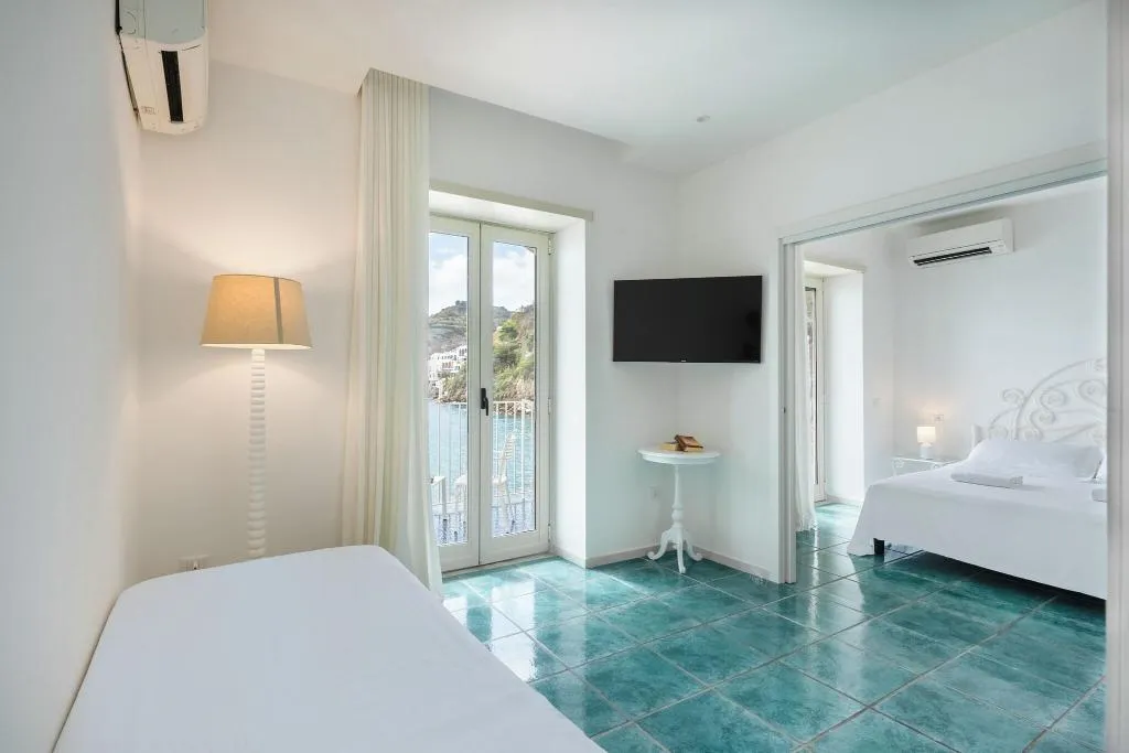Room, Apollon Club, Naples