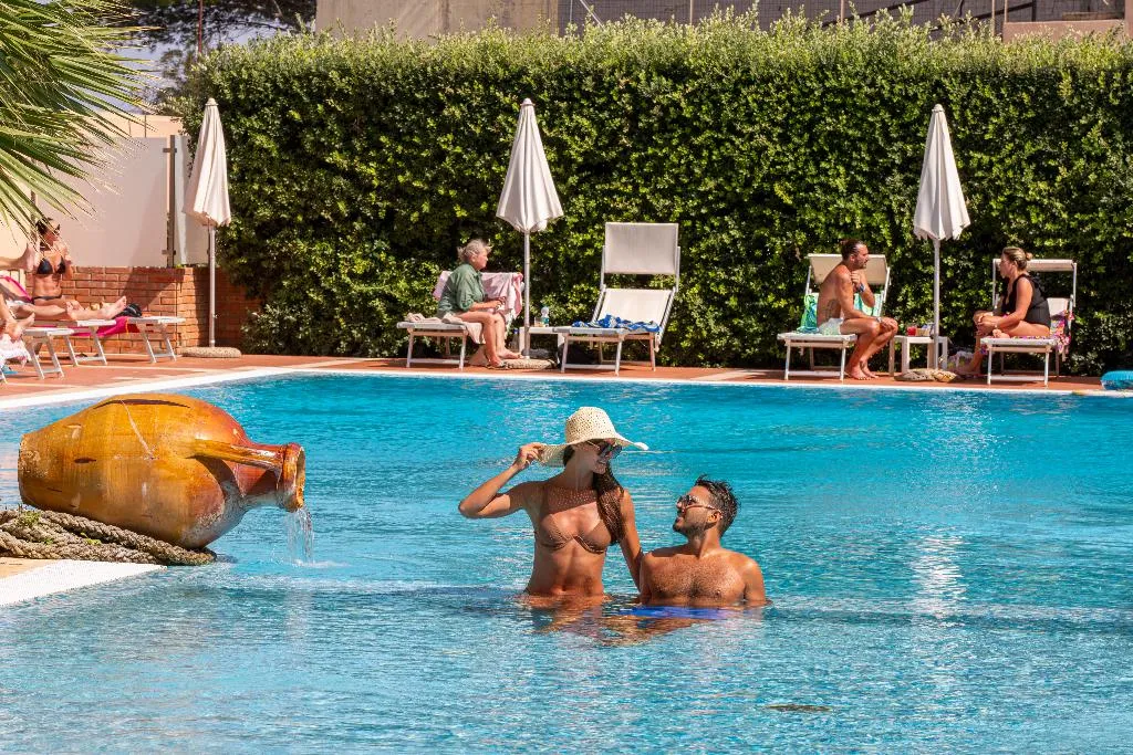 Pool, Punta Nord-Est, Palermo