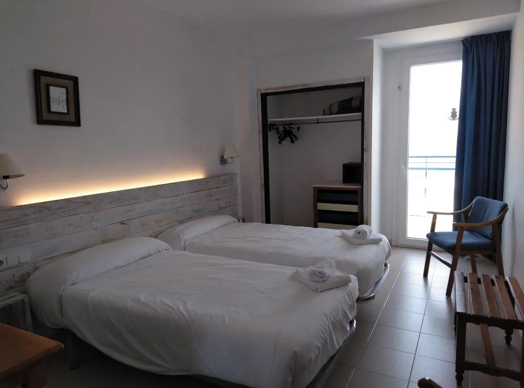 Room, Corisco, Costa Brava