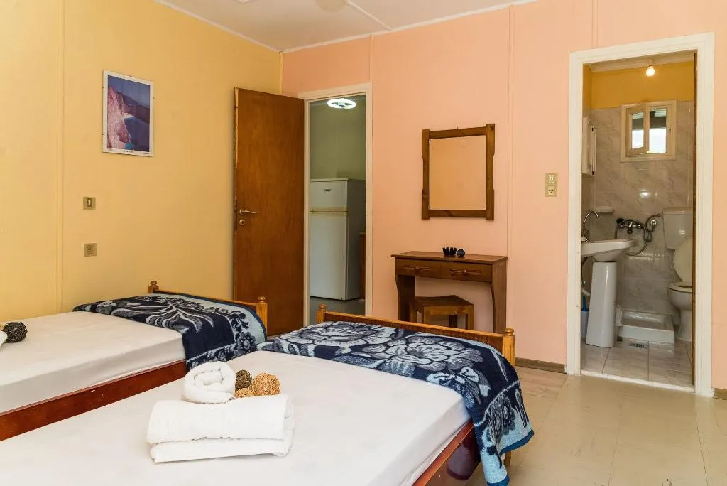 Room, Roussa's Studios and Apartments, Zante