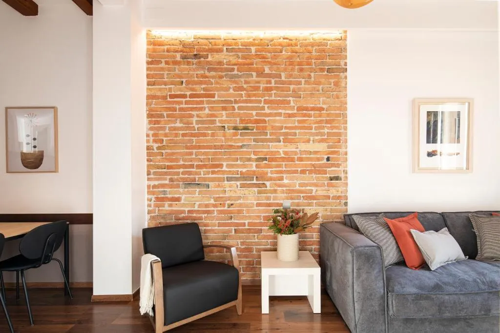 APARTMENT THREE BEDROOMS Room, Aspasios Market Balconies, Barcelona