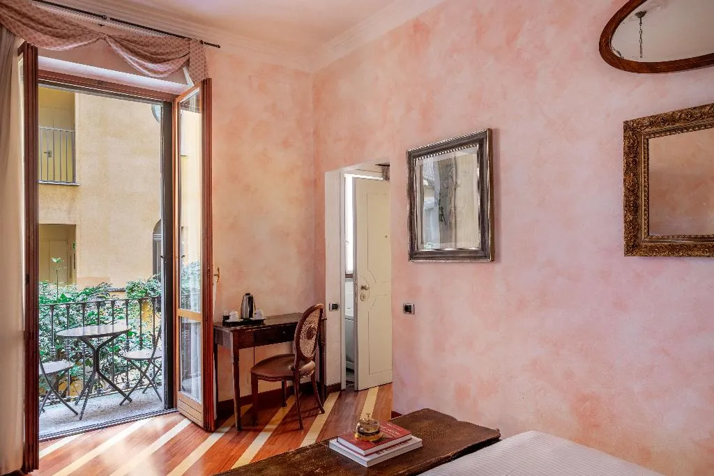 Room, Sanpi Milano, Milan