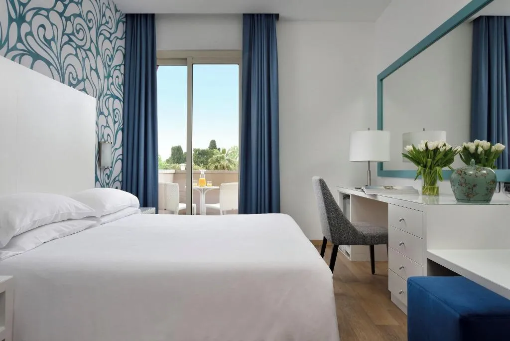 TWIN WITH VIEWS Room, Hotel Continental Wellness & Spa, Milan