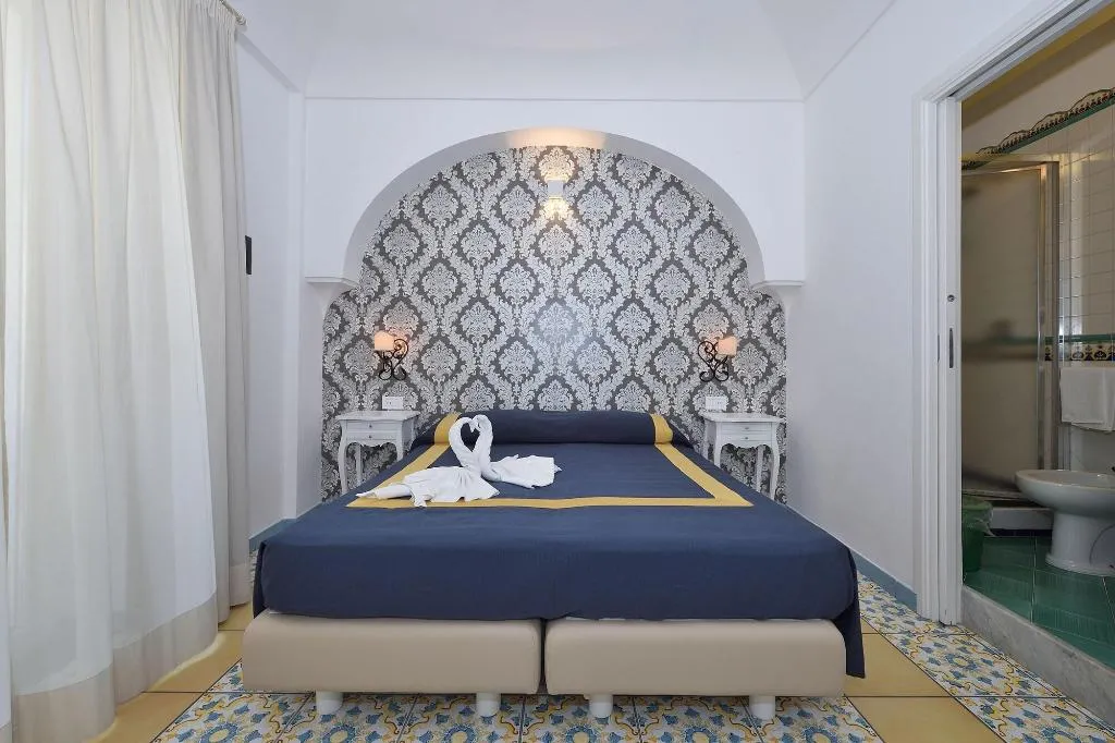 Room, Hotel Settebello, Naples