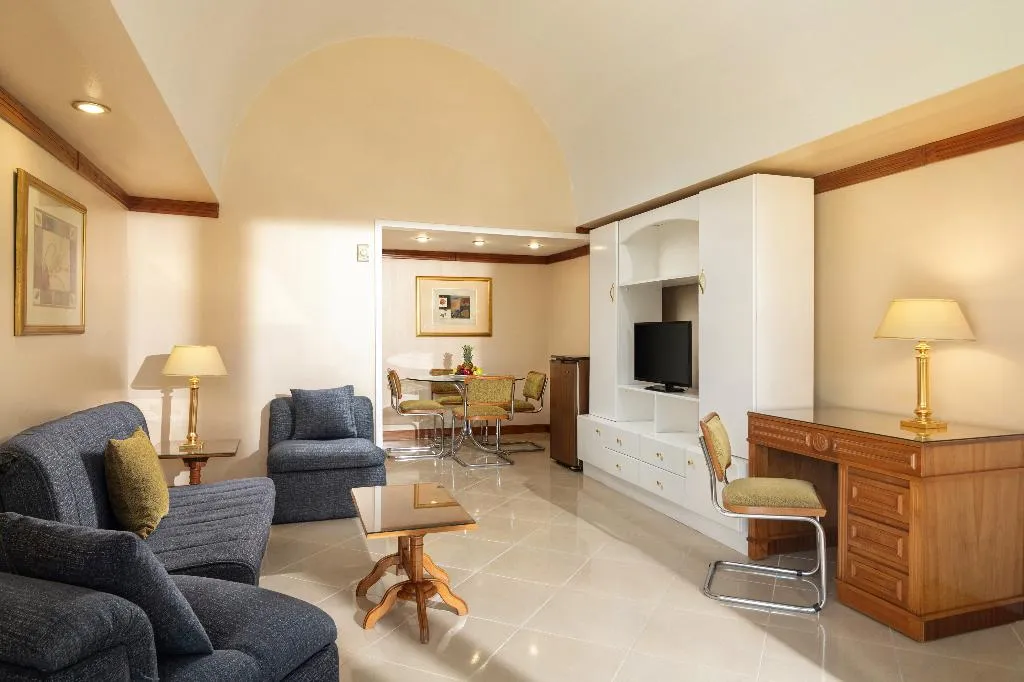 SUITE KING SIZE BED Room, JAZ Pyramids Resort, Cairo
