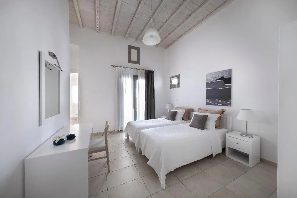 SUITE PARTIAL OCEAN VIEW TWO BEDROOMS Room, Deliades, Mykonos