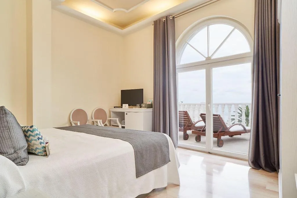 Room, Grand Hotel Palladium, Ibiza