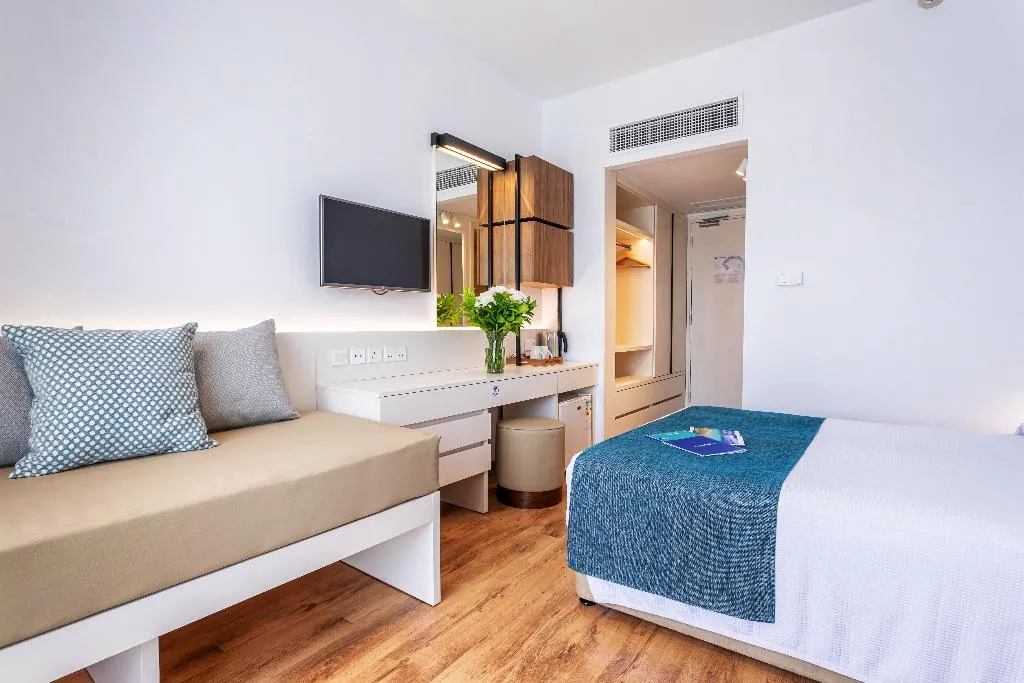 Double or Twin CAPACITY 4 Room, Louis Phaethon Beach, Cyprus