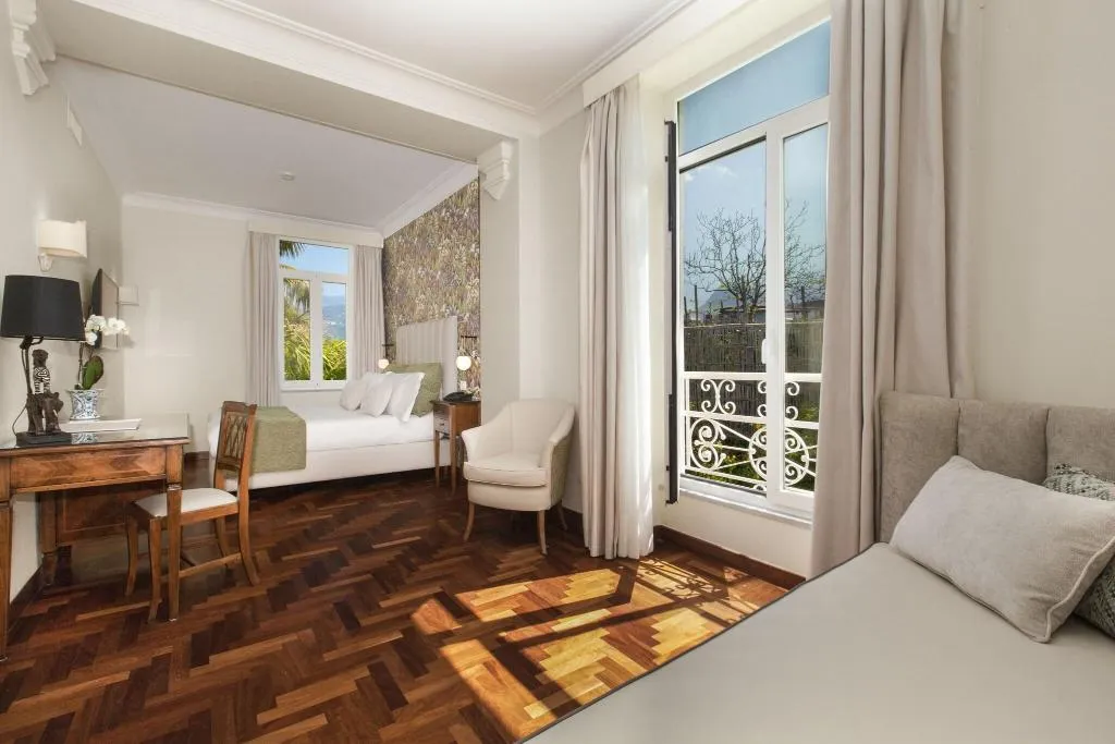 JUNIOR SUITE WITH JACUZZI Room, Relais Villa Savarese, Naples